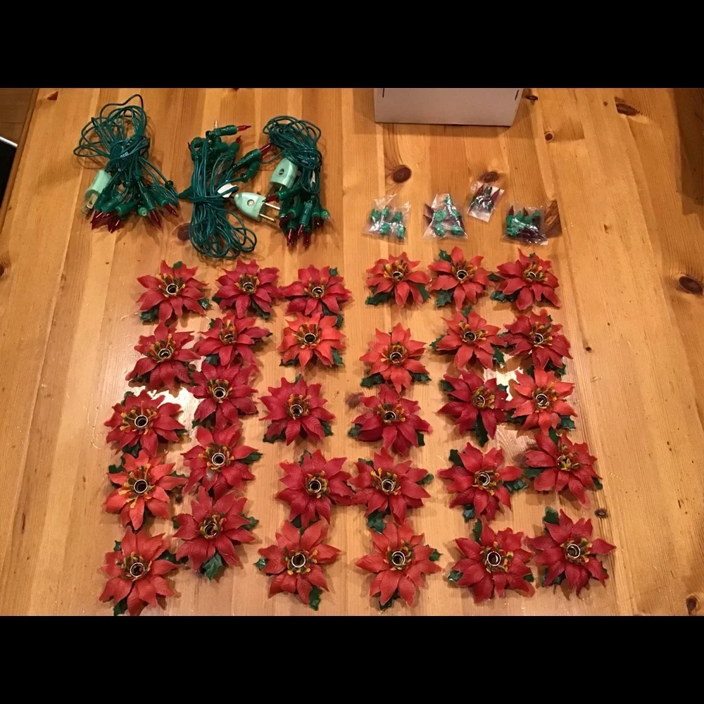 VINTAGE CHRISTMAS POINSETTIA STRING LIGHTS 3 STRANDS JAPAN SANTA CREATIONS